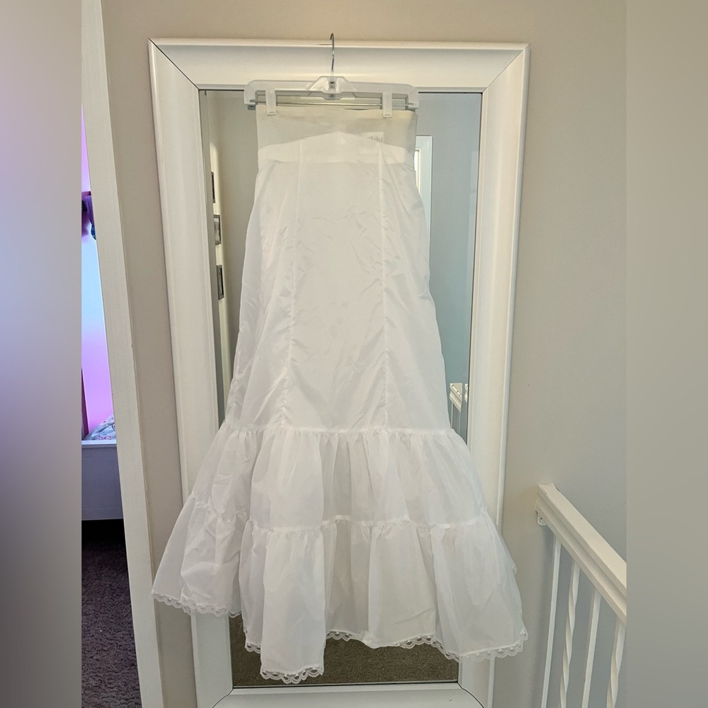Elegant Bridal Peticoat/Underskirt